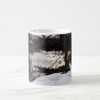 De Café Caneca da reflexão da neve