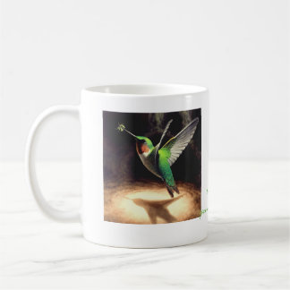 De Café Caneca da reflexão do colibri