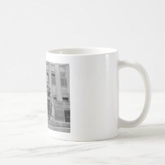 De Café Caneca das senhoras do jipe