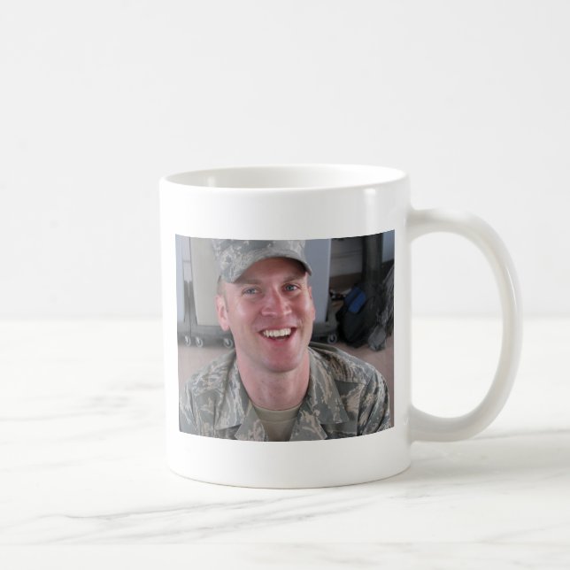 De Café Caneca decorada do herói da guerra (Direita)