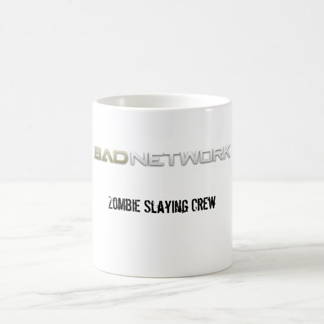 De Café Caneca do grupo da execução do zombi (Centro)