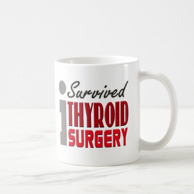 De Café Caneca do sobrevivente da cirurgia do tiróide (Direita)