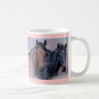 De Café Caneca dos cavalos selvagens