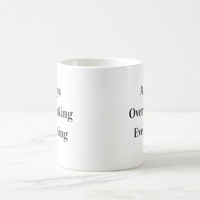De Café Caneca Engraçada Pensativa Clássica (Centro)
