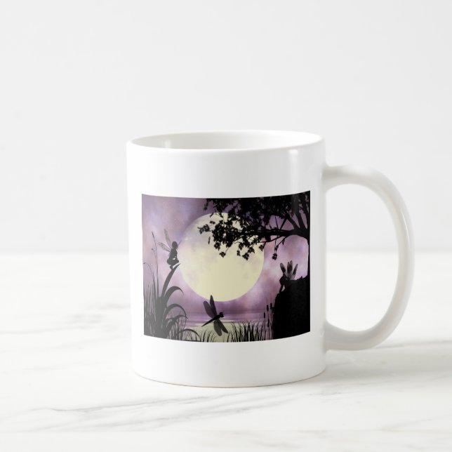 De Café Caneca enluarada feericamente da lagoa (Direita)