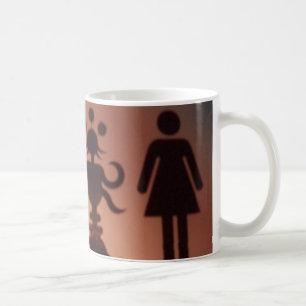 De Café caneca estrangeira fêmea