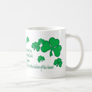 De Café Caneca irlandesa da oração