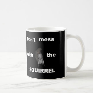 De Café Caneca irritada do esquilo