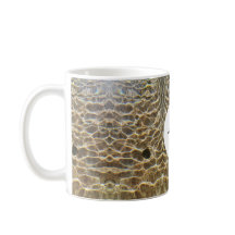 caneca monograma reflexão na água
