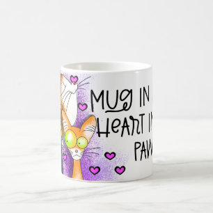 De Café caneca nas mãos coração nas patas