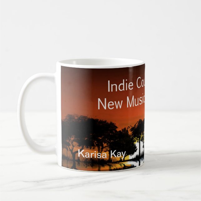 De Café Caneca nova Karisa Kay do comitê da música (Esquerda)