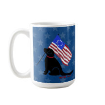 Caneca Patriótica do Labrador Preto com Bandeira A