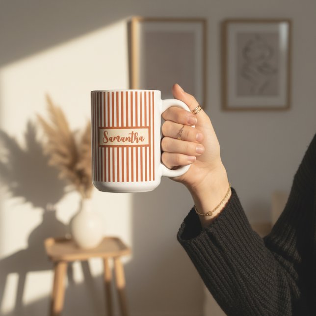 De Café Caneca Personalizada com Listras Laranja Presente  (Custom Name Striped Mug – Orange Personalized Gift for Mom, Grandma, Aunt, Teacher or Girls)