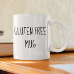 De Café Caneca Sem Glúten<br><div class="desc">Este design foi criado através de arte digital. Ele pode ser personalizado na área fornecida ou personalizado escolhendo a opção "clique para personalizar ainda mais" e alterando o nome, iniciais ou palavras. Você também pode alterar a cor e o estilo do texto ou excluir o texto para um design apenas...</div>