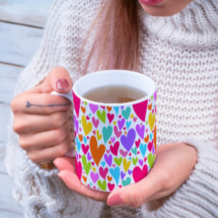 De Café Caneca vibrante dos corações dos namorados
