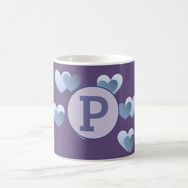 De Café Caneca violeta da letra dos corações (Centro)