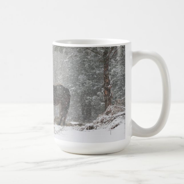 De Café cavalos na caneca da neve (Direita)