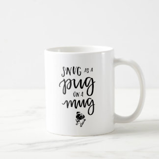 De Café Confortavelmente como um Pug em uma caneca