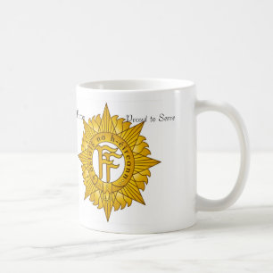 De Café Crachá do Exército Irlandês para a caneca