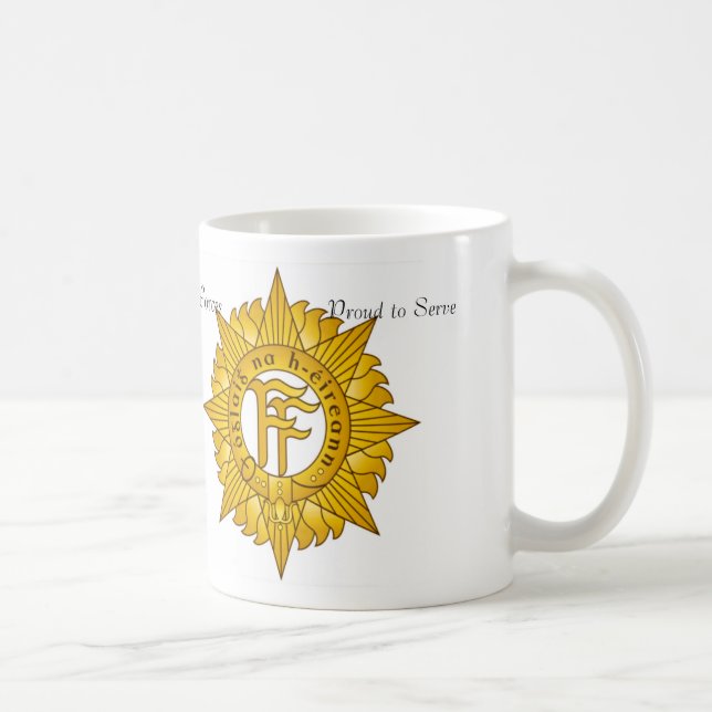 De Café Crachá do Exército Irlandês para a caneca (Direita)