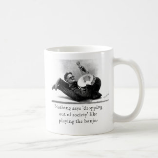 De Café "deixando cair fora caneca da sociedade"