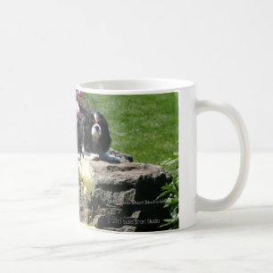 De Café Dois Cavaliers na caneca do jardim