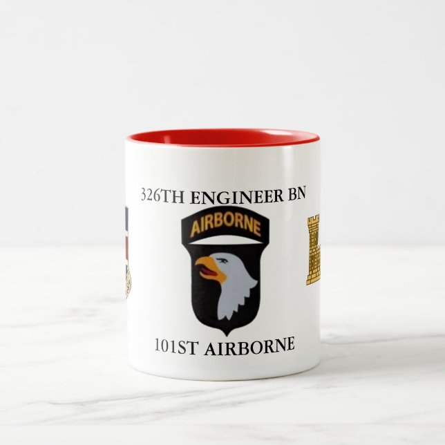 De Café Em Dois Tons 326TH CANECA TRANSPORTADA POR VIA AÉREA dos BN do (Centro)