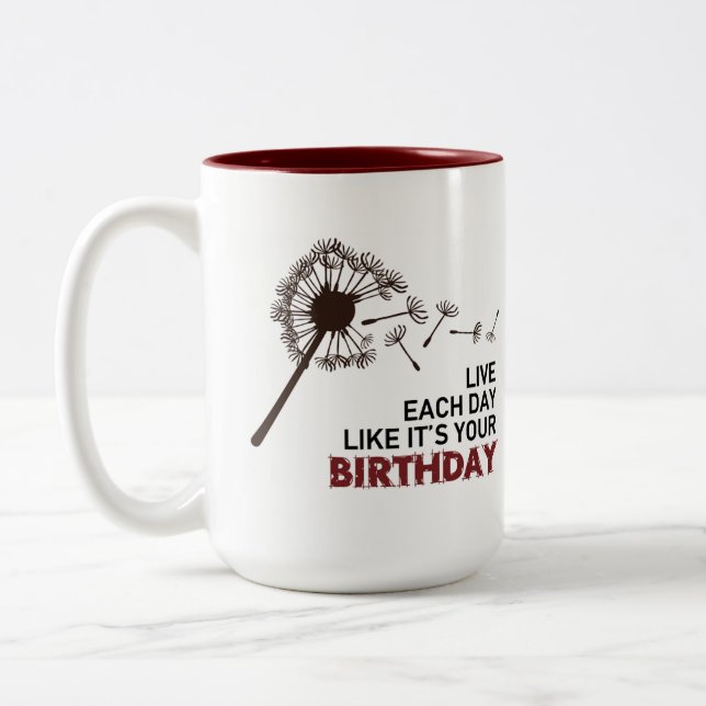 De Café Em Dois Tons A caneca do projeto do aniversário (Esquerda)