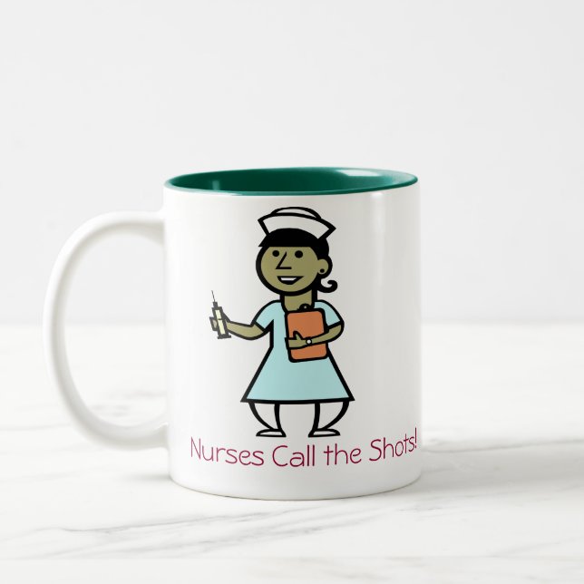 De Café Em Dois Tons As enfermeiras chamam a caneca dos tiros! (Esquerda)