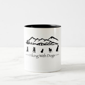 De Café Em Dois Tons Caminhada com caneca dos cães