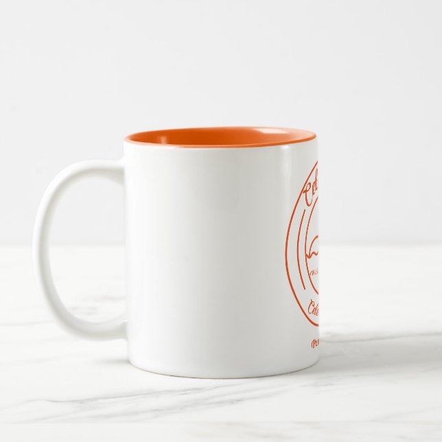 De Café Em Dois Tons Caneca branca com silhueta laranja (Esquerda)