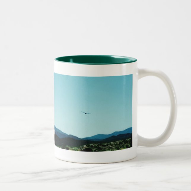 De Café Em Dois Tons Caneca das montanhas do corvo (Direita)