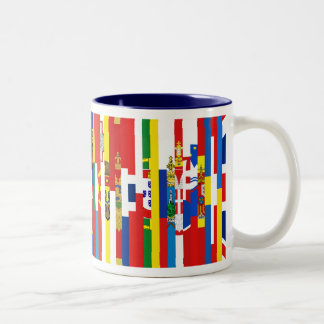 De Café Em Dois Tons Caneca européia das bandeiras