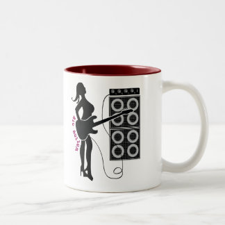 De Café Em Dois Tons Caneca inferior grande da guitarra baixa