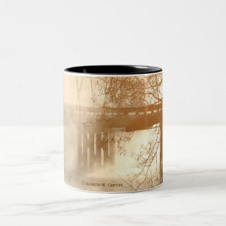 De Café Em Dois Tons Caneca nevoenta II da ponte da manhã