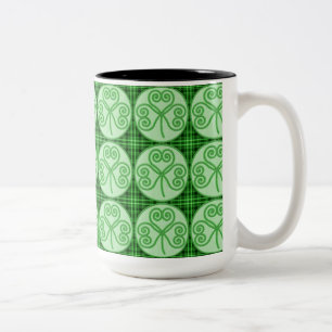 De Café Em Dois Tons Caneca verde e preta do teste padrão do trevo da