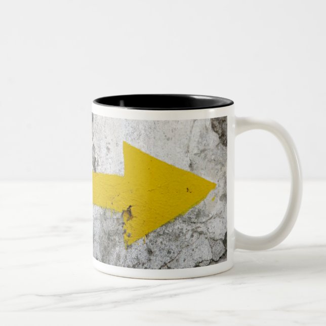 De Café Em Dois Tons Depois da caneca amarela das setas (Direita)