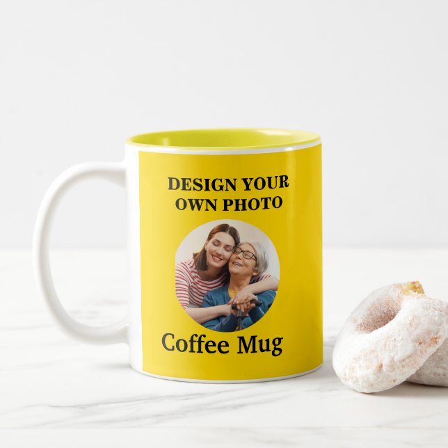 De Café Em Dois Tons Design da sua própria caneca fotográfica - Amarelo (Com Donut)