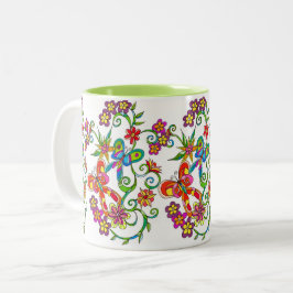 De Café Em Dois Tons Flores e caneca da borboleta por Leslie Clair