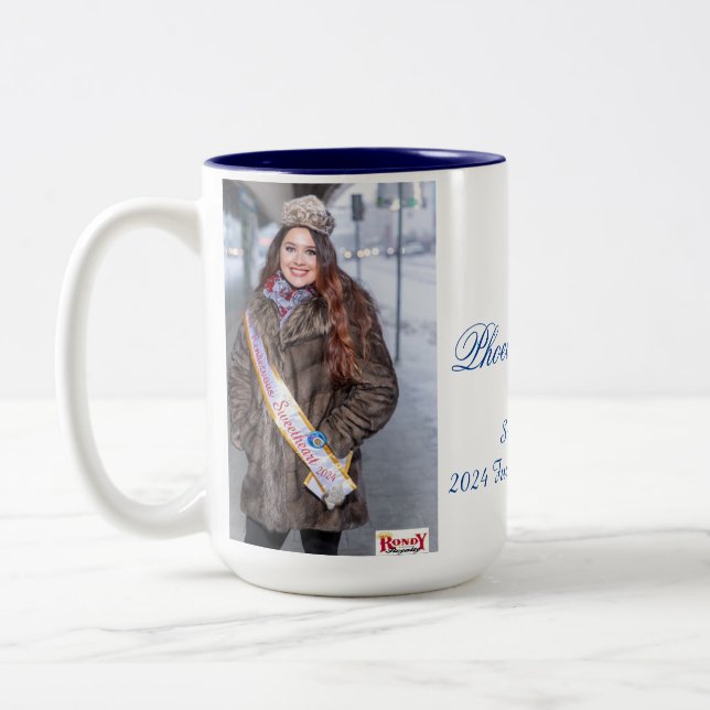 De Café Em Dois Tons foebe doçura rondy 2024 caneca 15oz (Esquerda)