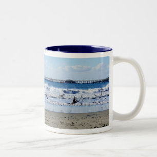 De Café Em Dois Tons Gaivotas e caneca do cais
