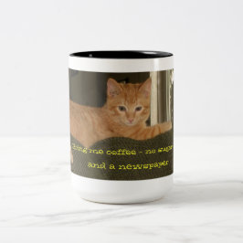 De Café Em Dois Tons Manhãs com a grande caneca do gato