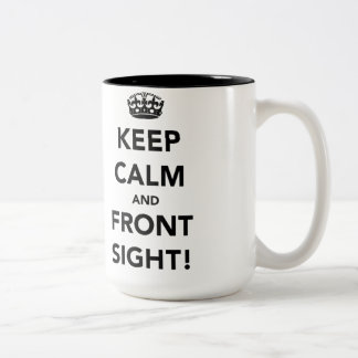 De Café Em Dois Tons Mantenha a calma e a caneca dianteira da vista