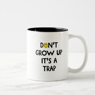 De Café Em Dois Tons Não cresça, é uma armadilha! Caneca