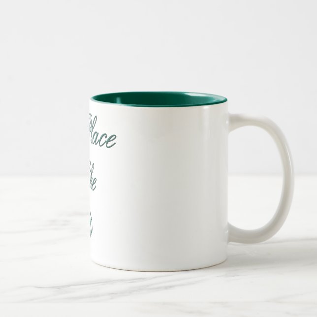 De Café Em Dois Tons Nenhum lugar gosta da caneca verde do OM (Direita)