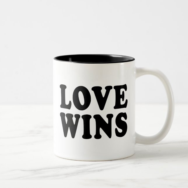 De Café Em Dois Tons O amor ganha a caneca (Direita)