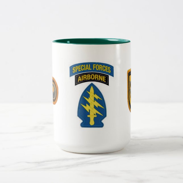 De Café Em Dois Tons ø Caneca do grupo das forças especiais (Centro)