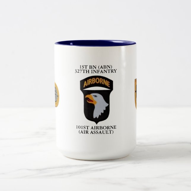 De Café Em Dois Tons ø CANECA TRANSPORTADA POR VIA AÉREA da 327TH (Centro)