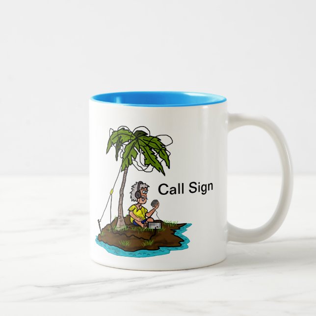 De Café Em Dois Tons O presunto na ilha com caneca do equipamento (Direita)