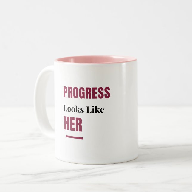 De Café Em Dois Tons O Progresso Se Parece Com Ela caneca rosa – Presen (Frente Esquerda)